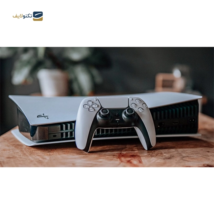 gallery-کنسول بازی پلی استیشن 5 نسخه استاندارد به همراه دسته اضافه سفید و بازی FC 24 copy.png