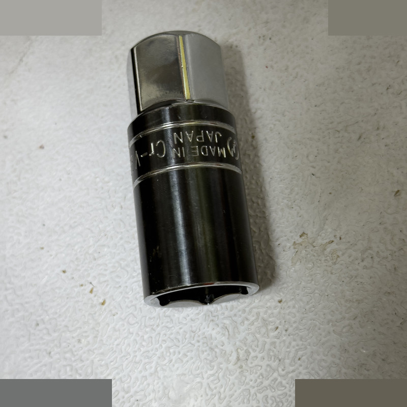 آچار بکس شمع لایت مدل آهنربایی کدSMT-LIGHT-JAPAN-1/2-MAGNET سایز 1/2-21 میلی متر آچار بکس شمع لایت مدل آهنربایی کدSMT-LIGHT-JAPAN-1/2-MAGNET سایز 1/2-21 میلی متر