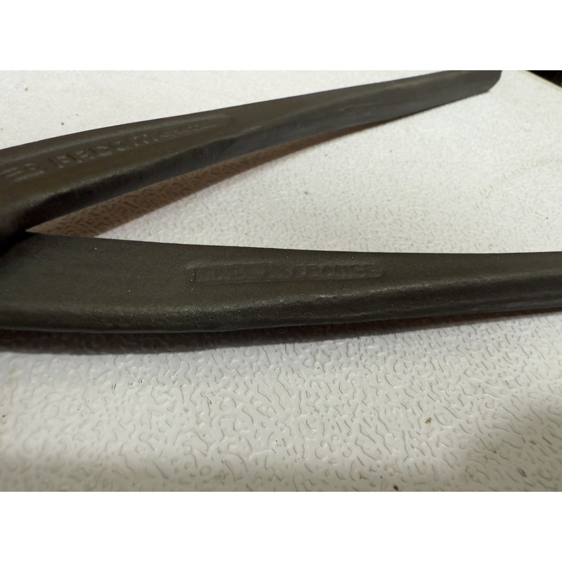 انبر آرماتوربندی فاکوم مدلSMT-FACOM-FRANCE-10INCH سایز10 اینچ انبر آرماتوربندی فاکوم مدلSMT-FACOM-FRANCE-10INCH سایز10 اینچ