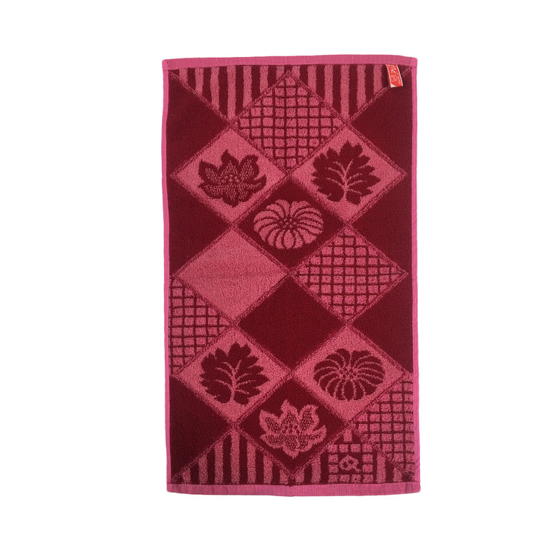 حوله دستی هنر مدل برگ انجیری سایز 63x35 سانتی متر حوله دستی هنر مدل برگ انجیری سایز 63x35 سانتی متر