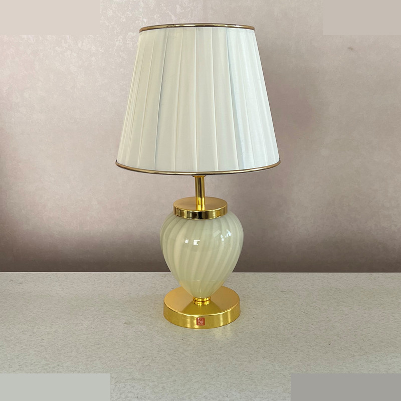 آباژور رومیزی نورهام مدل NHM -SARINA M2 -28 آباژور رومیزی نورهام مدل NHM -SARINA M2 -28