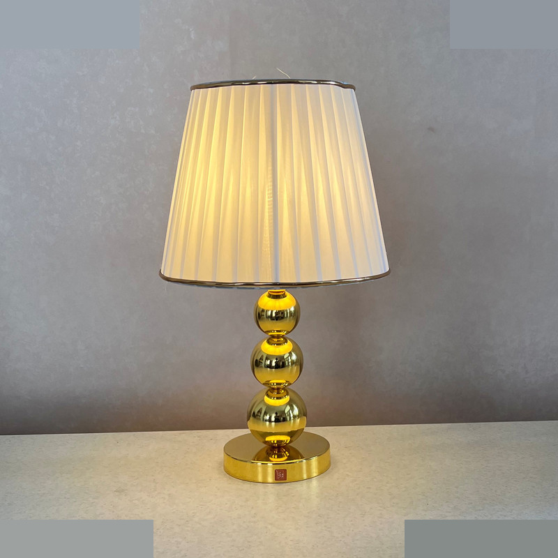 آباژور رومیزی نورهام مدل NHM -678GOLD- 28 آباژور رومیزی نورهام مدل NHM -678GOLD- 28