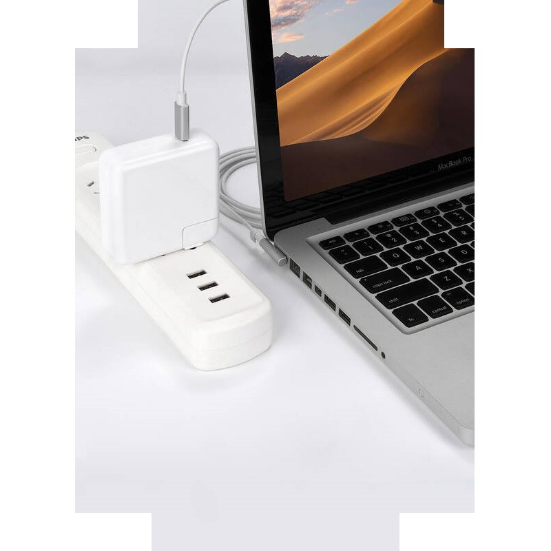 شارژر لپ تاپ 96 وات کوتتسی مدل MB1090-L96W-U مناسب برای مک بوک به همراه کابل Magsafe 1 شارژر لپ تاپ 96 وات کوتتسی مدل MB1090-L96W-U مناسب برای مک بوک به همراه کابل Magsafe 1