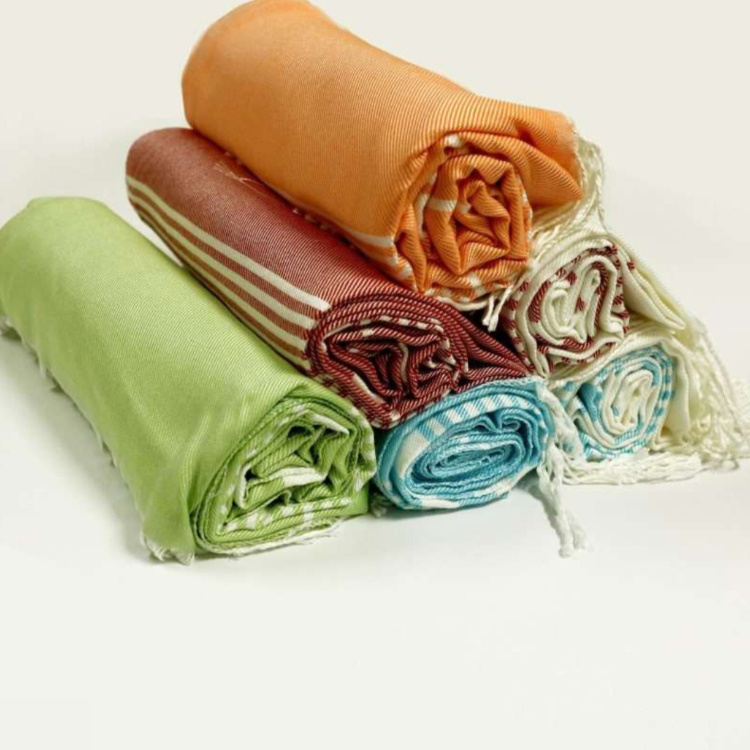 حوله استخری مدل نخی ریش دار کد 100 سایز 100×180 سانتی متر حوله استخری مدل نخی ریش دار کد 100 سایز 100×180 سانتی متر