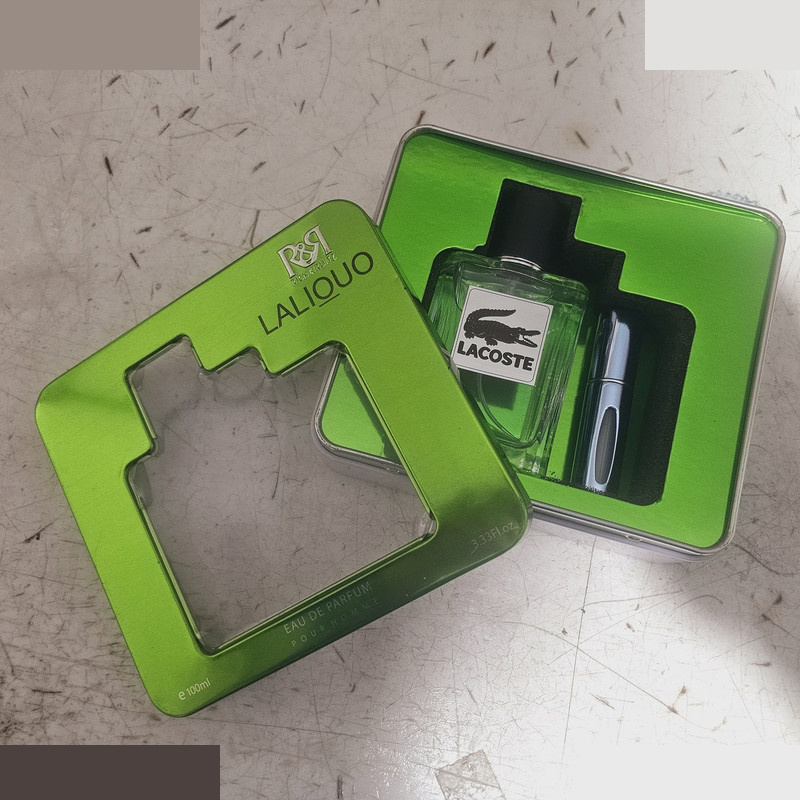 ست ادو پرفیوم مردانه لالیکو مدل لاگوست با رایحه خنک به همراه عطر جیبی ست ادو پرفیوم مردانه لالیکو مدل لاگوست با رایحه خنک به همراه عطر جیبی