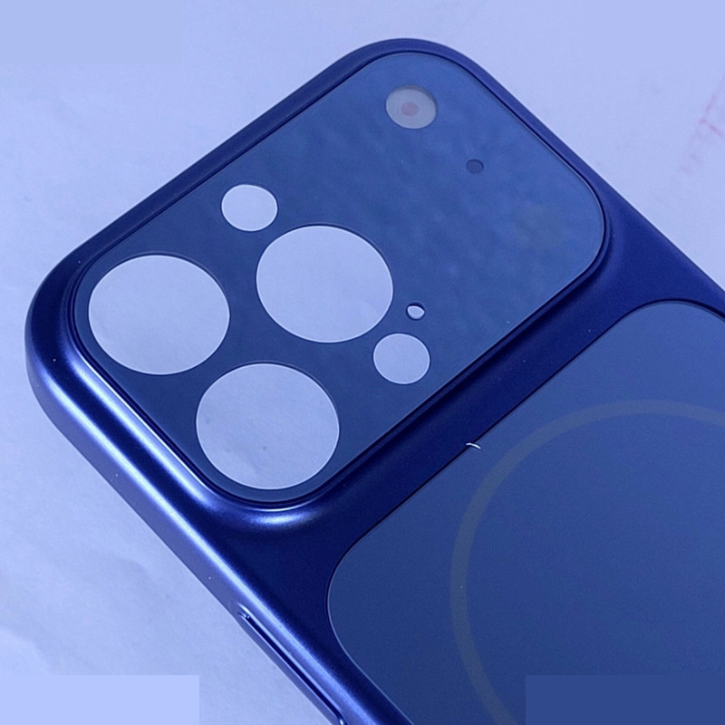 کاور مدل convert مناسب برای گوشی موبایل اپل iphone 16 pro max کاور مدل convert مناسب برای گوشی موبایل اپل iphone 16 pro max