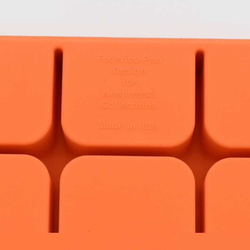 قالب یخ نسپرسو مدل پنتون آیس تِرِی لیمیتد ادیتشن