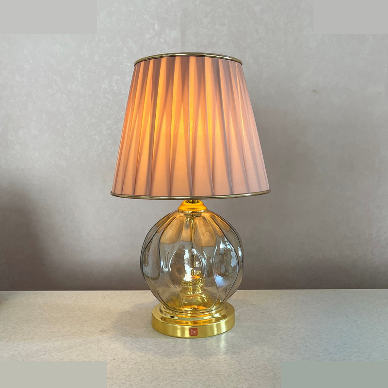 آباژور رومیزی نورهام مدل NHM -WORLD GLASS -28 آباژور رومیزی نورهام مدل NHM -WORLD GLASS -28