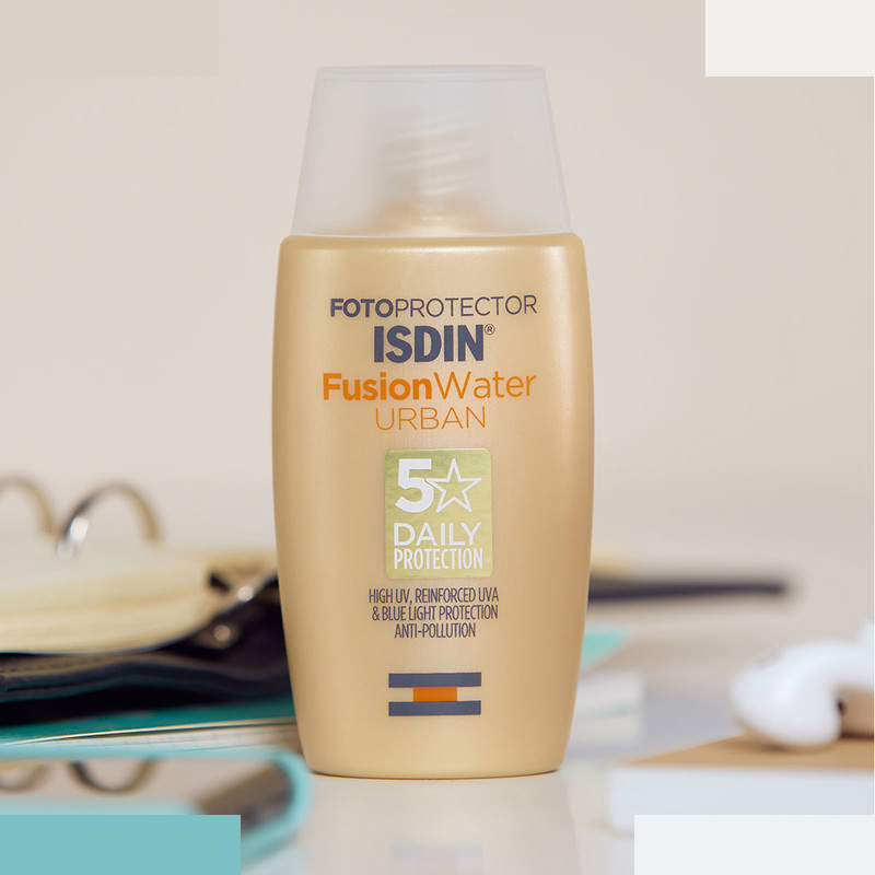 کرم ضدآفتاب بیرنگ ایزدین SPF30 مدل Fusion Water Urban مناسب انوع پوست حجم 50 میلیلیتر کرم ضدآفتاب بیرنگ ایزدین SPF30 مدل Fusion Water Urban مناسب انوع پوست حجم 50 میلیلیتر