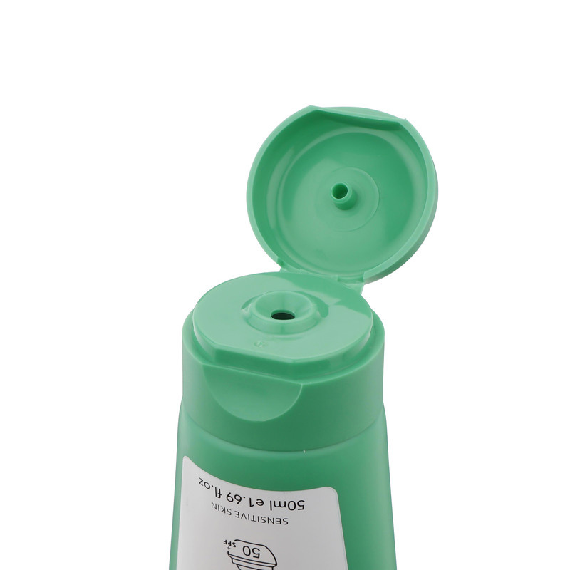 کرم ضد آفتاب بدون رنگ اسکین شیک SPF 50 مدل Aloe Vera مناسب پوست های حساس حجم 50 میلیلیتر کرم ضد آفتاب بدون رنگ اسکین شیک SPF 50 مدل Aloe Vera مناسب پوست های حساس حجم 50 میلیلیتر