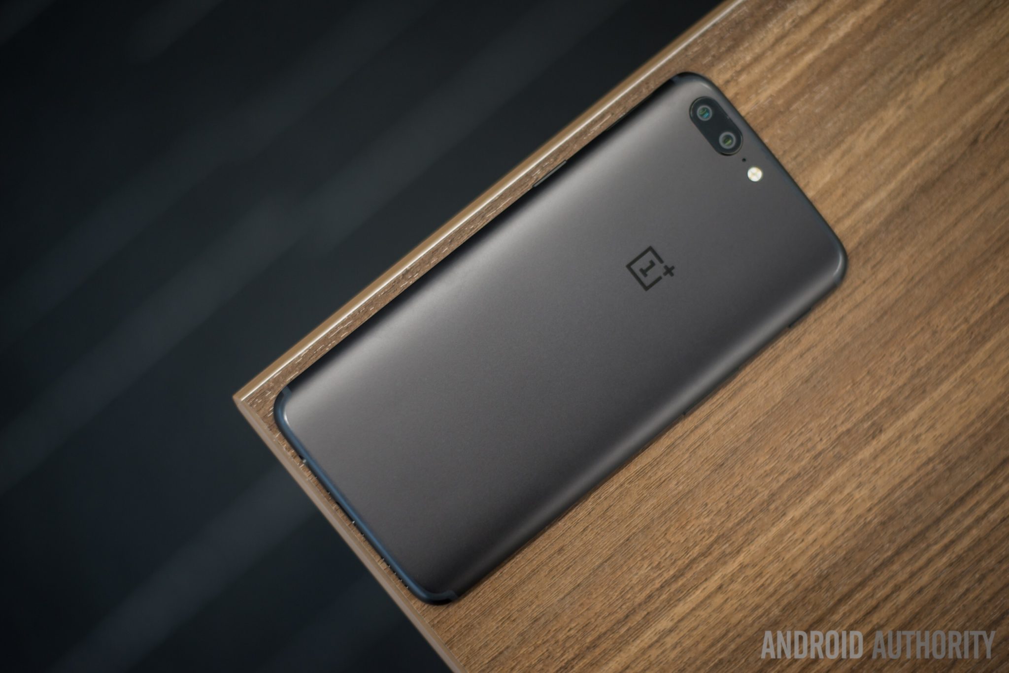 عرضه Oneplus 6 با حسگر اثرانگشت در زیر صفحه نمایش