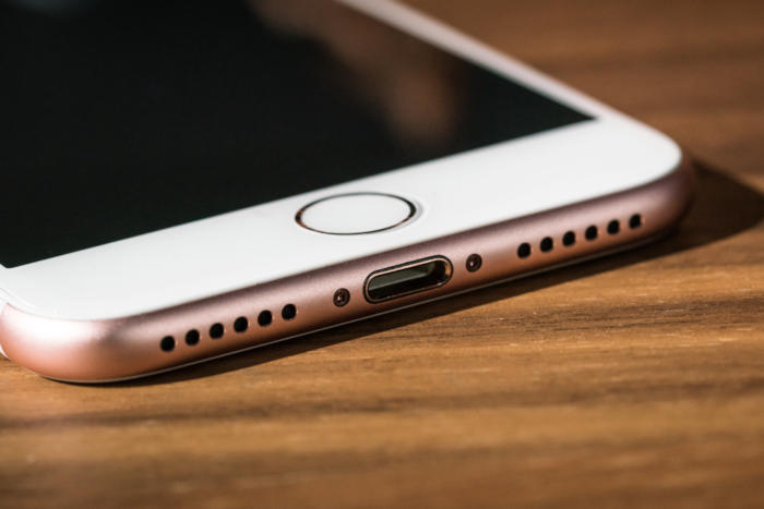 آیفون از سال 2019 usb type-c را جایگزین پورت lightening میکند
