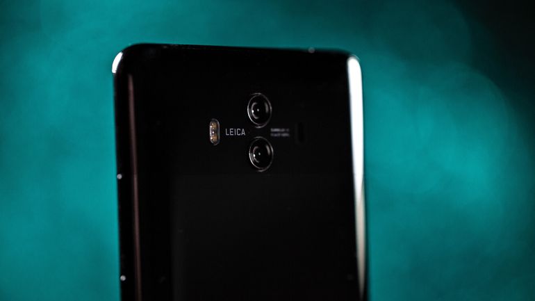 هوآوی Mate 20 Pro دارای یک صفحه نمایش OLED منحنی است