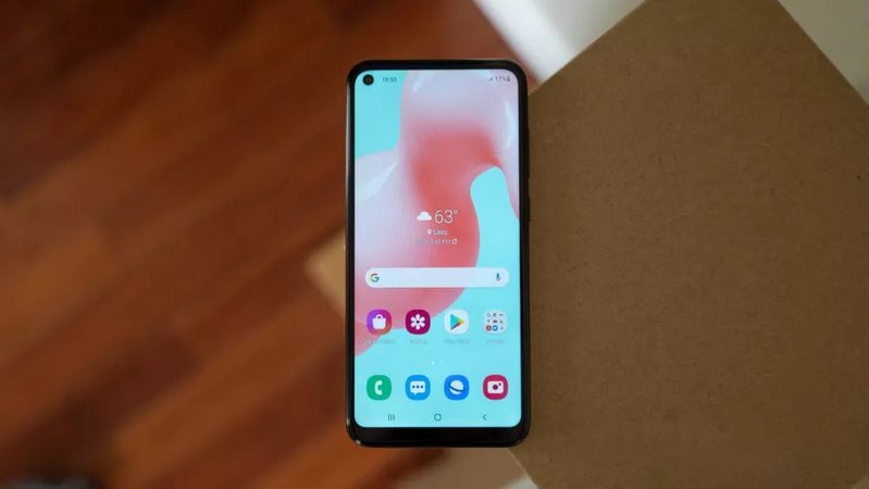 مقایسه گوشی A12 با A11