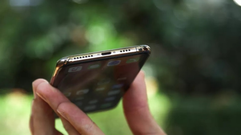 مقایسه آیفون Xs Max با آیفون 11 از نظر اسپیکر