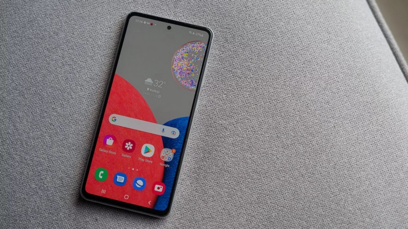 مقایسه گلکسی A72 با گلکسی A52s 5G از نظر صفحه نمایش هر دو گوشی