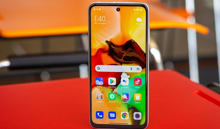 مقایسه صفحه نمایش ردمی 10 با پوکو M3