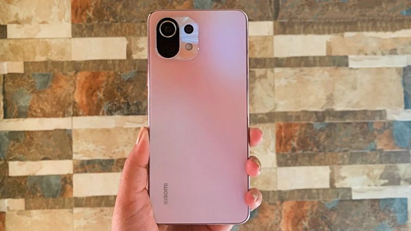 مقایسه پوکو ایکس 3 پرو با می 11 لایت 4G از نظر ظاهری