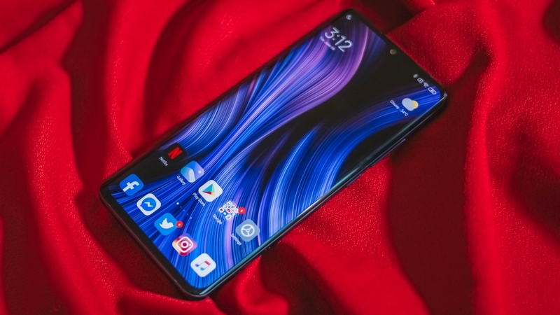 مقایسه A71 با Mi note 10 Lite از نظر صفحه نمایش
