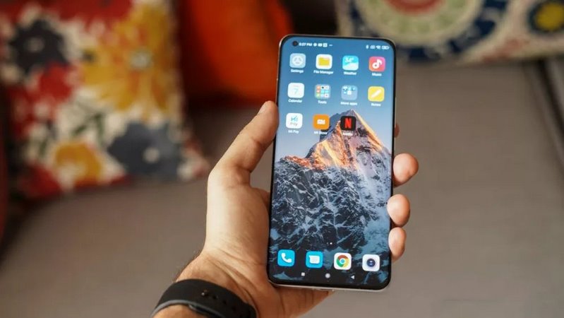 مقایسه S21 اولترا با Mi 11 Ultra از نظر صفحه نمایش