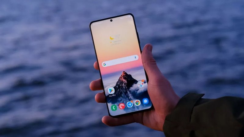 مقایسه S21 اولترا با Mi 11 Ultra از نظر صفحه نمایش