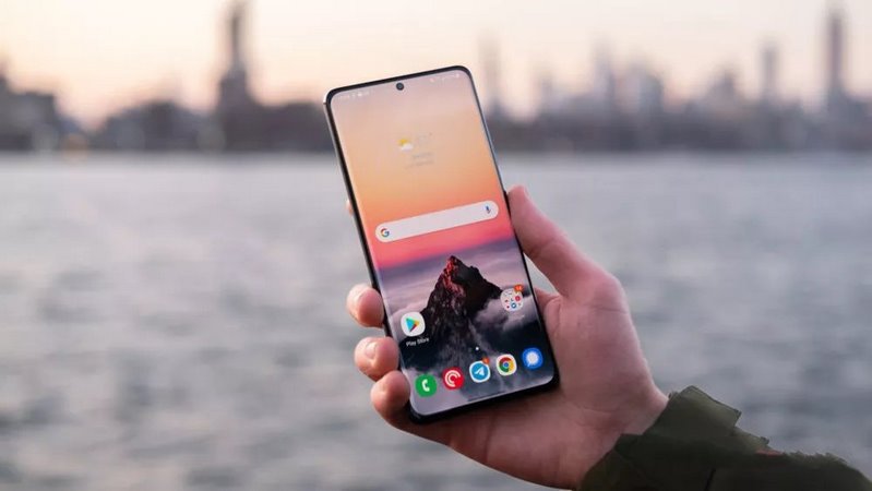 مقایسه S21 اولترا با Mi 11 Ultra از نظر صفحه نمایش