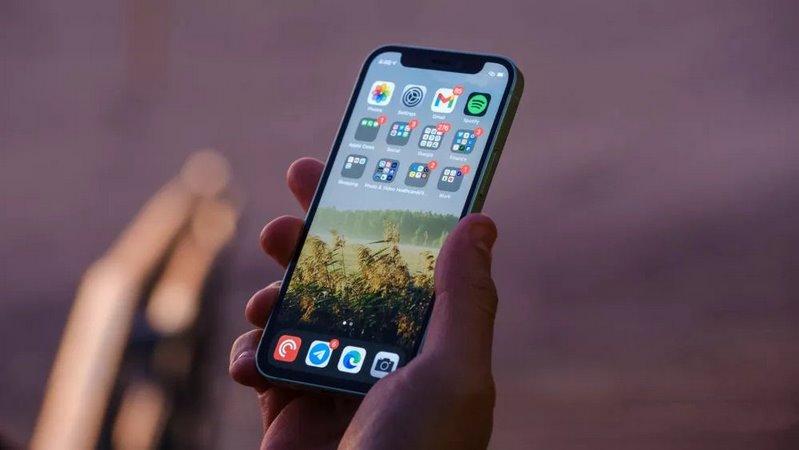 مقایسه آیفون 11 با آیفون 12 مینی