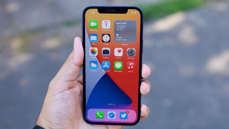 مقایسه صفحه نمایش آیفون 11 با ایفون 12