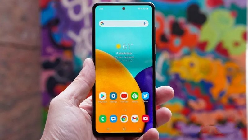 مقایسه A52 5G با A52 