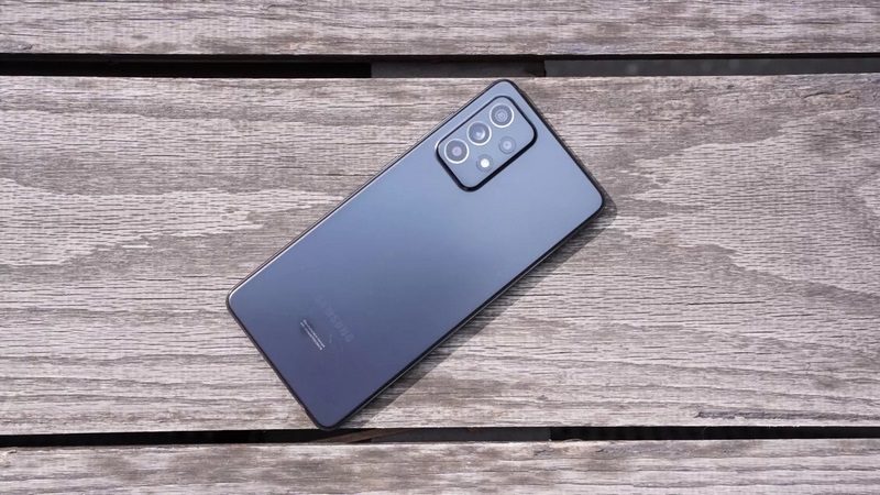 مقایسه دوربین M52 با A52