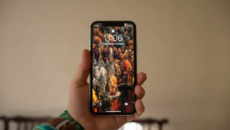 مقایسه آیفون ۱۱ با آیفون ۱۲ از نظر صفحه نمایش