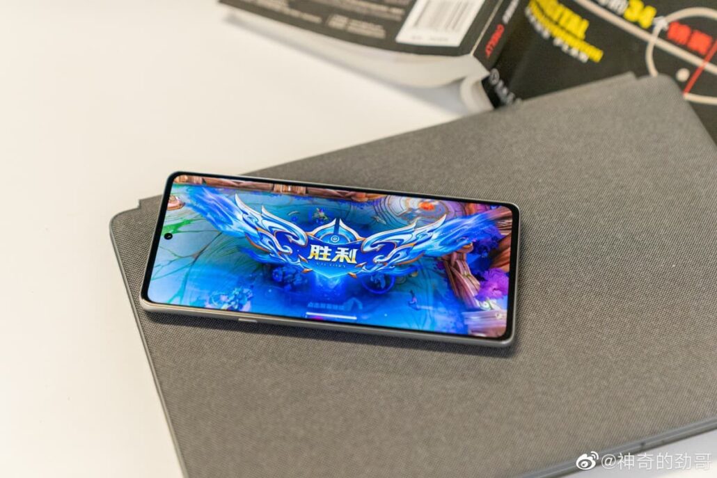 تصویر فاش شده از گوشی moto edge x30 موتورولا