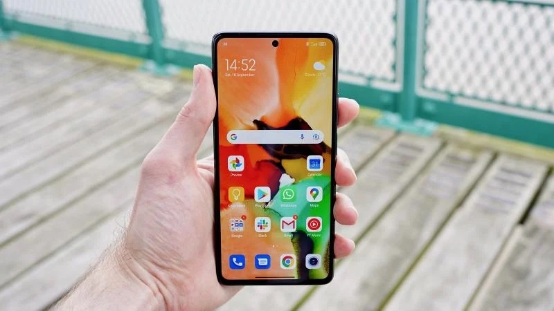 مقایسه صفحه نمایش اینفینیکس زیرو ایکس پرو با شیائومی 11T