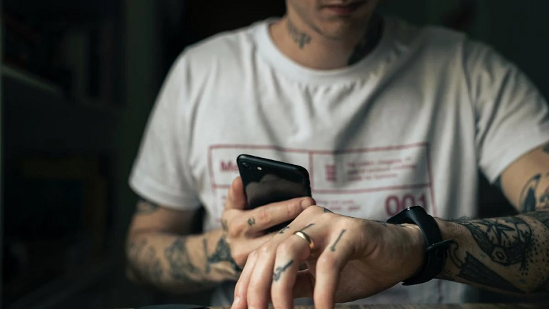 آموزش نحوه اتصال می بند به موبایل