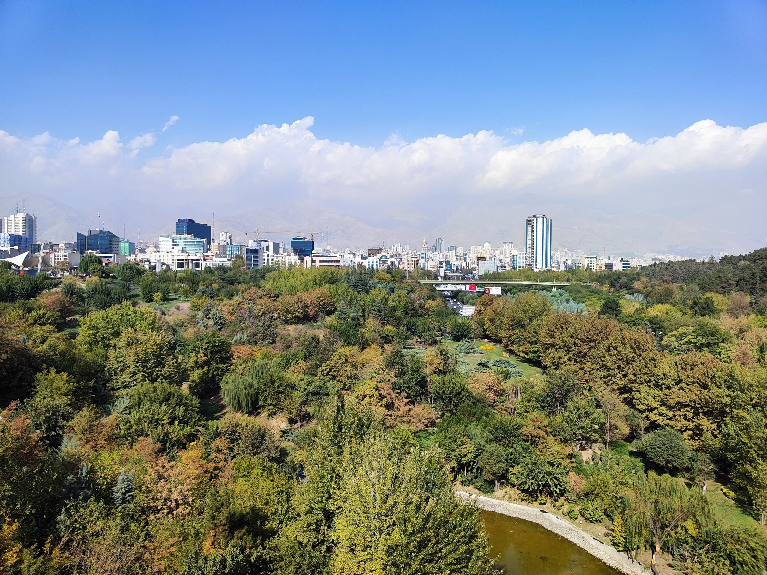 نمونه عکس دوربین اصلی شیائومی ۱۲ لایت در روز - عکس اول