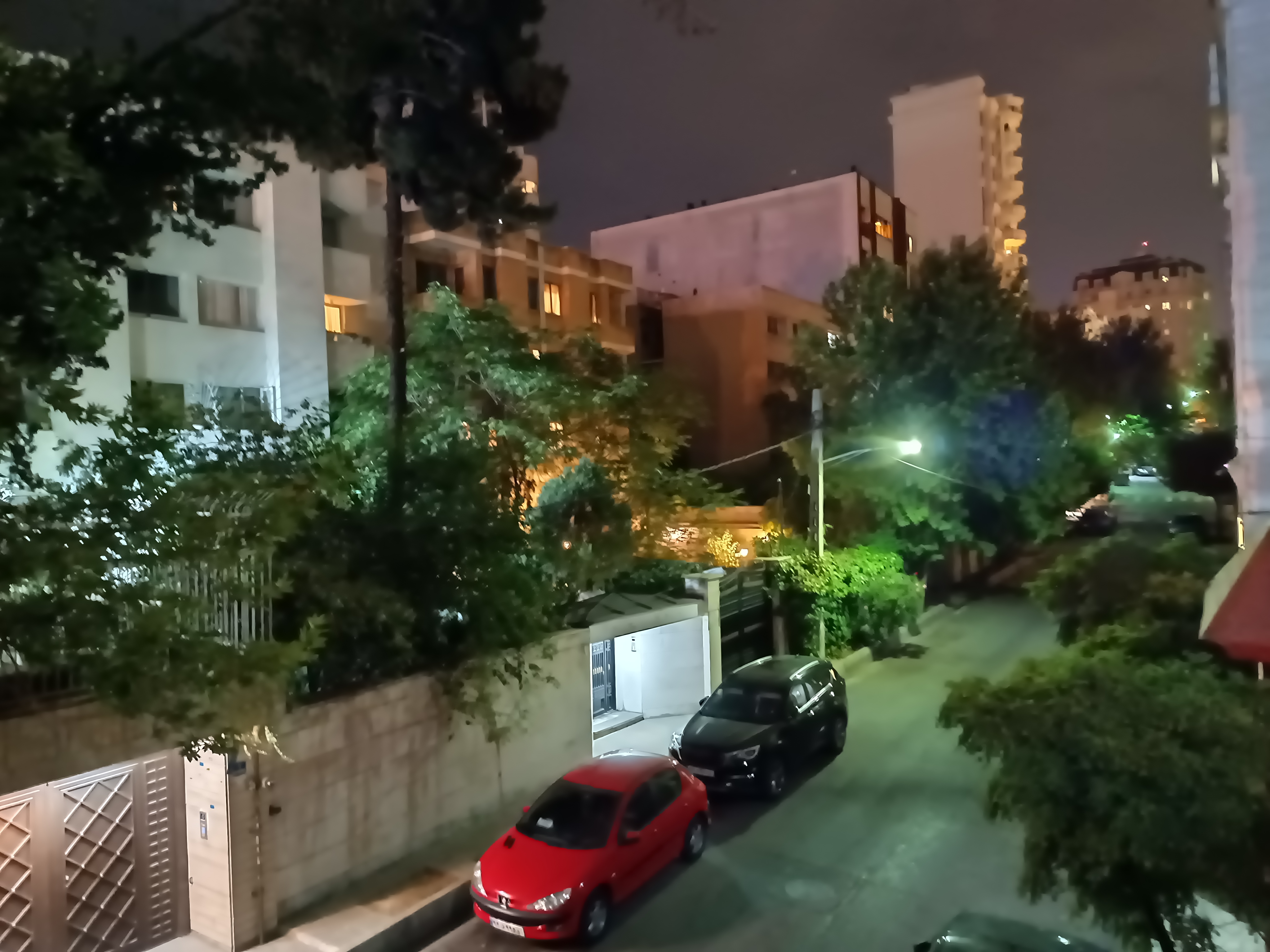 کیفیت دوربین باند داریا در نور کم