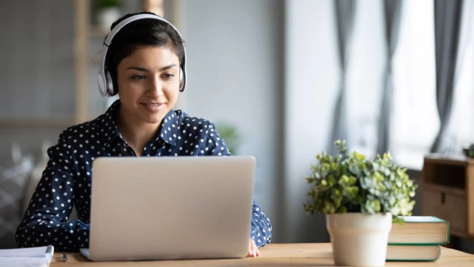یادگیری زبان با هوش مصنوعی؛ معرفی بهترین هوش مصنوعی برای یادگیری زبان های مختلف