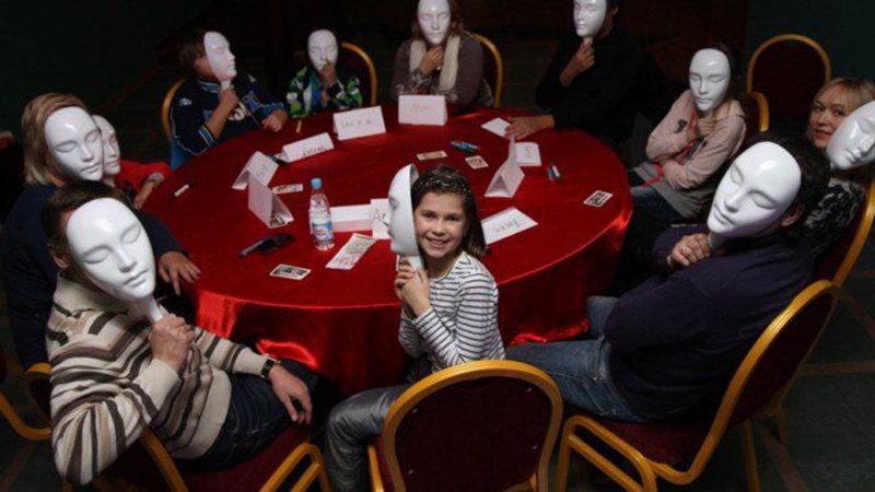 بازی های مخصوص شب یلدا برای دورهمی و جمع دوستان