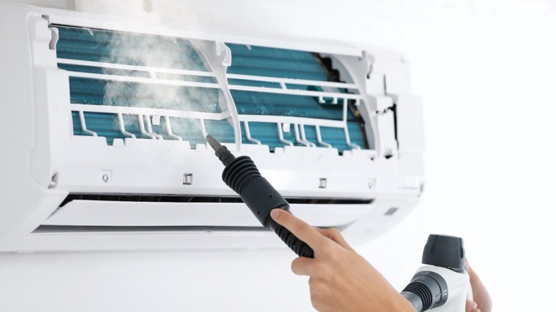 چگونه اب کولر گازی را تخلیه کنیم؟