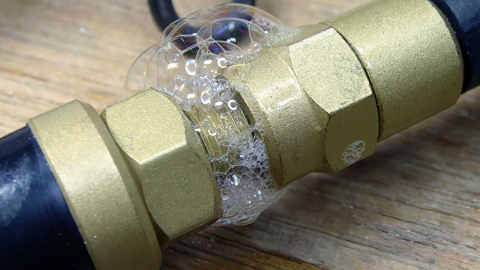 علت نشت گاز از بخاری گازی چیست؟ دلایل اصلی!