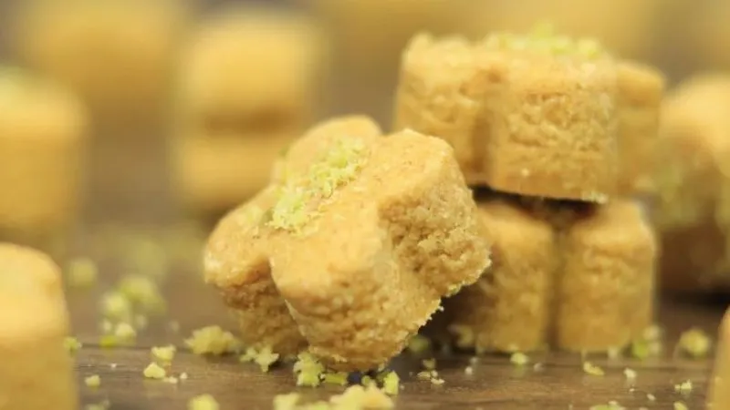 طرز تهیه شیرینی نخودچی به روش ساده