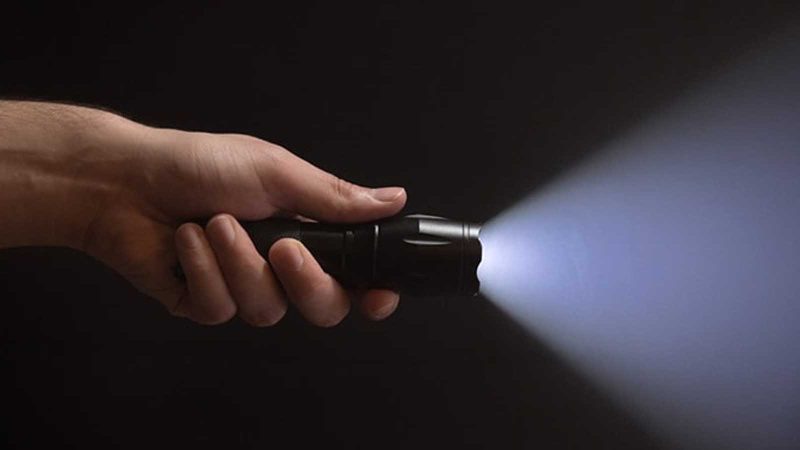 خرید چراغ قوه برای مواقع بحرانی