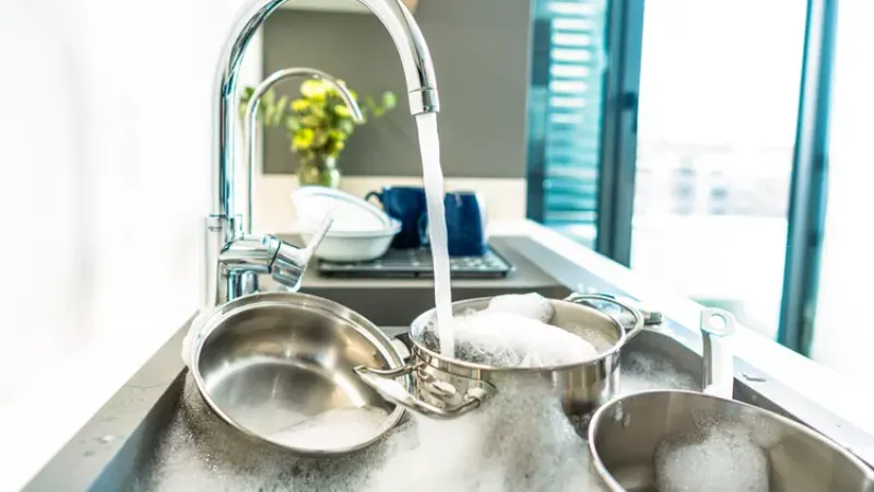 سفيد كردن قابلمه روحي با پیاز