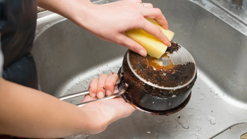 برای سفيد كردن داخل قابلمه روحي