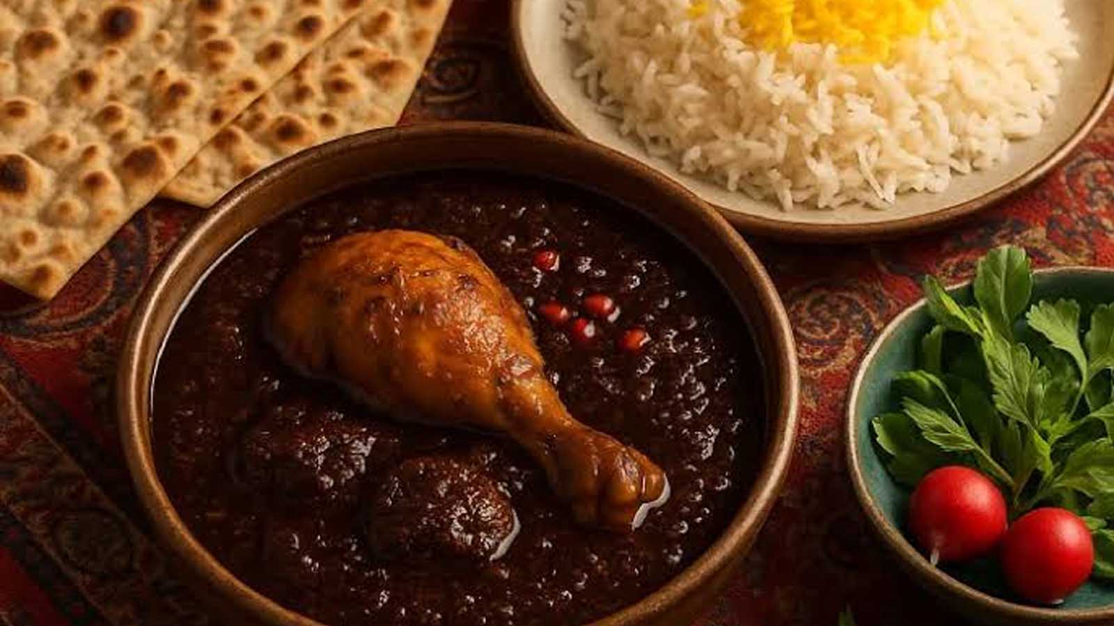 طرز تهیه فسنجون مجلسی با مرغ + راز روغن انداختن و خوش‌رنگی خورشت